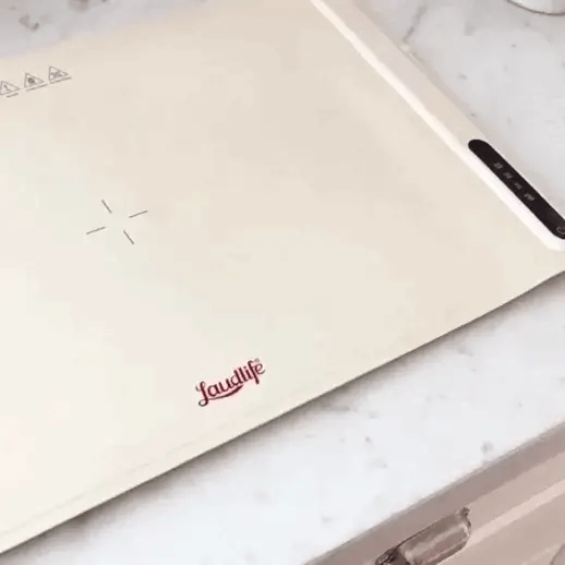 Foldable Food Warmer heat mat with cookware—3-level temperature control (60–100°C) for steady warming